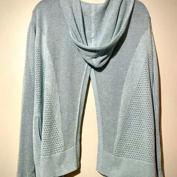 Lululemon Still Movement Wrap - Picture 6 of 8